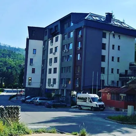 за гости старс سموليان
